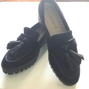 Via Spiga Gilda black suede tassel lug sole platform loafer 6.5